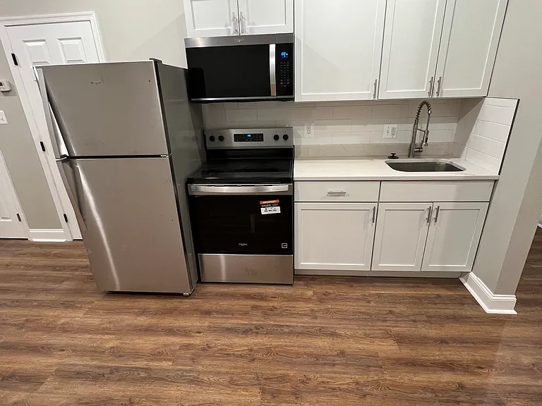 Eat-in Kitchen
