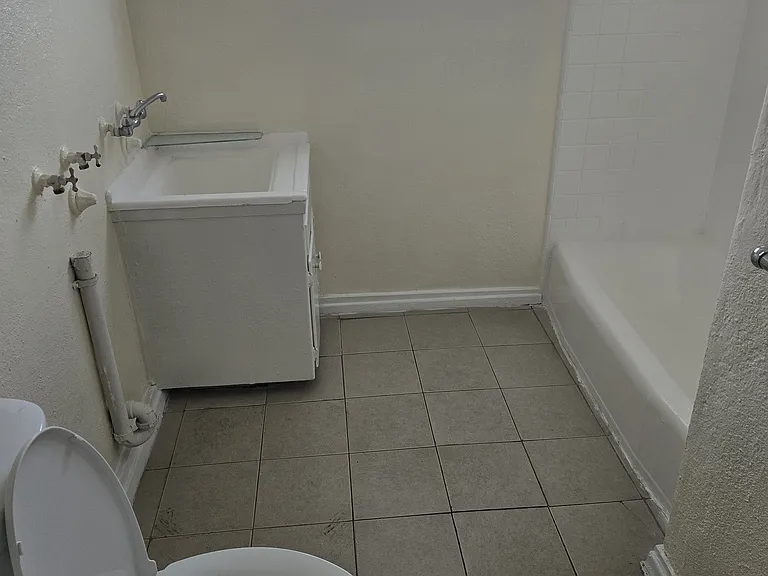 2-6010 Martin Luther King Jr Blvd — Photo 7