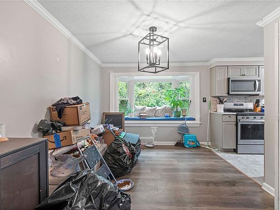 5th image of 321 Logan Rd