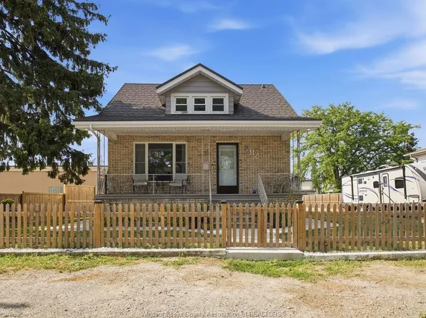 610 Brazil Ave, Windsor, ON N8X 2X5