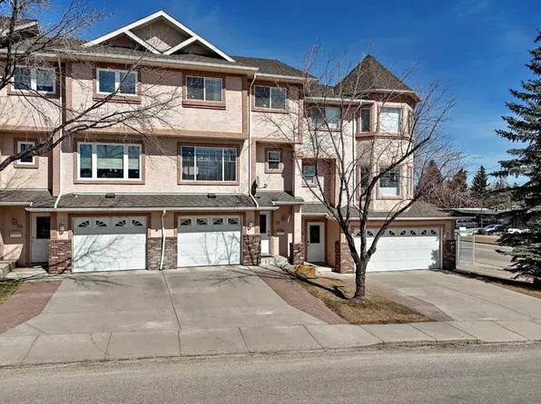 82 SW Holmwood Ave NW, Calgary, AB T2K 6K7