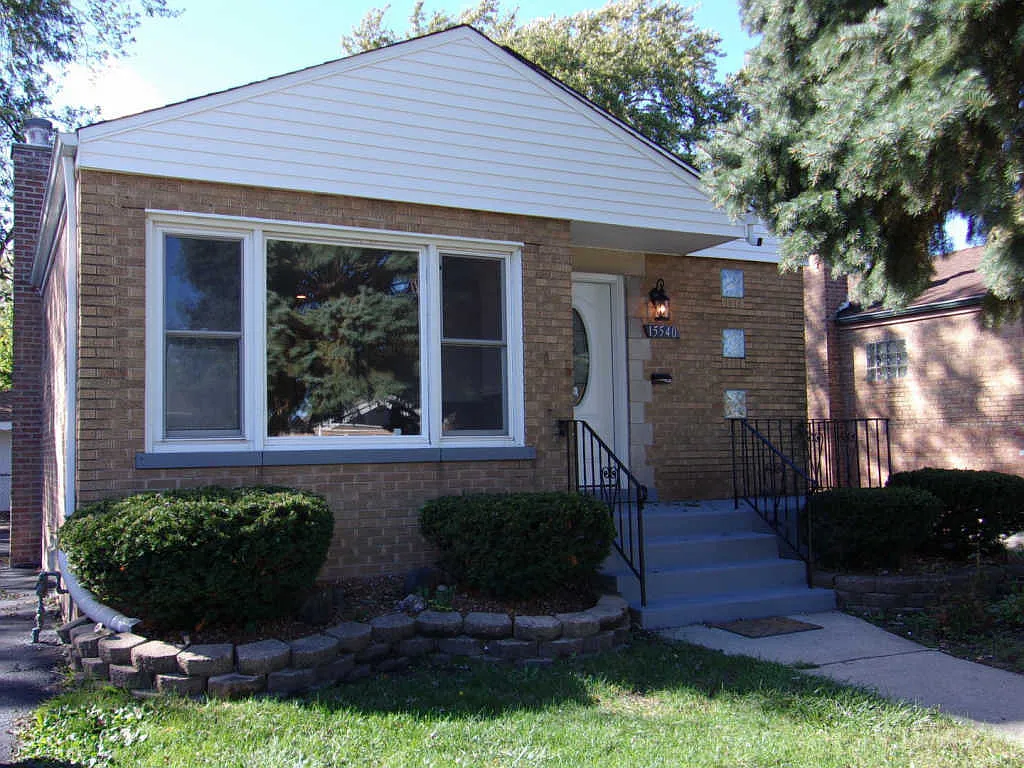 15540 Maryland Ave photo 1