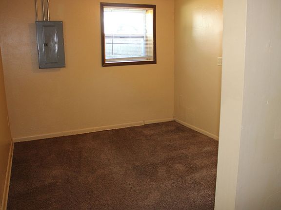4th image of 1914-18 Hunting Ave #1918