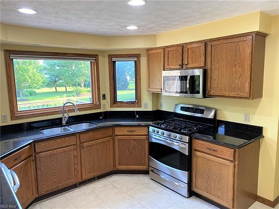 3rd image of 10388 Belmeadow Dr