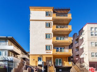 5633 Carlton Way #404, Los Angeles, CA 90028