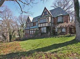 257 Little Neck Rd, Centerport, NY 11721