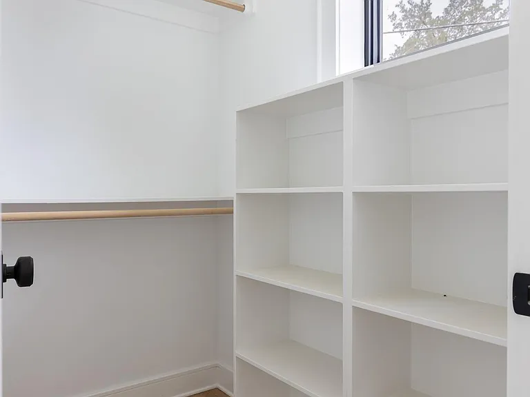 926A Washington St — Photo 18