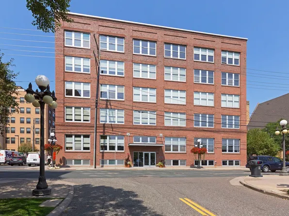 225 9th St E Unit 304, Saint Paul, MN 55101