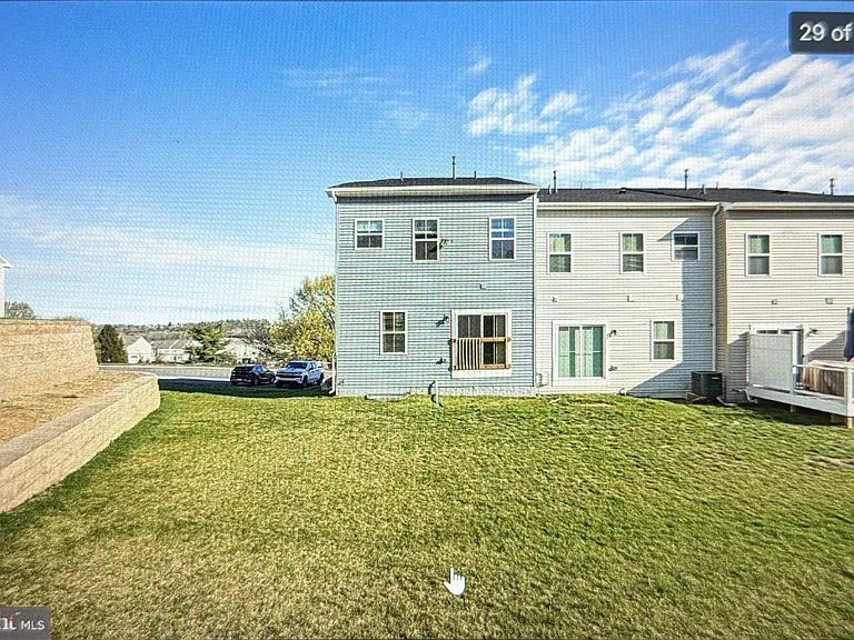 1044 Rosecroft Ln — Photo 24