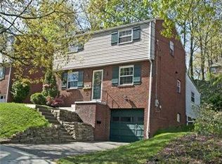 920 Country Club Dr, Pittsburgh, PA 15228