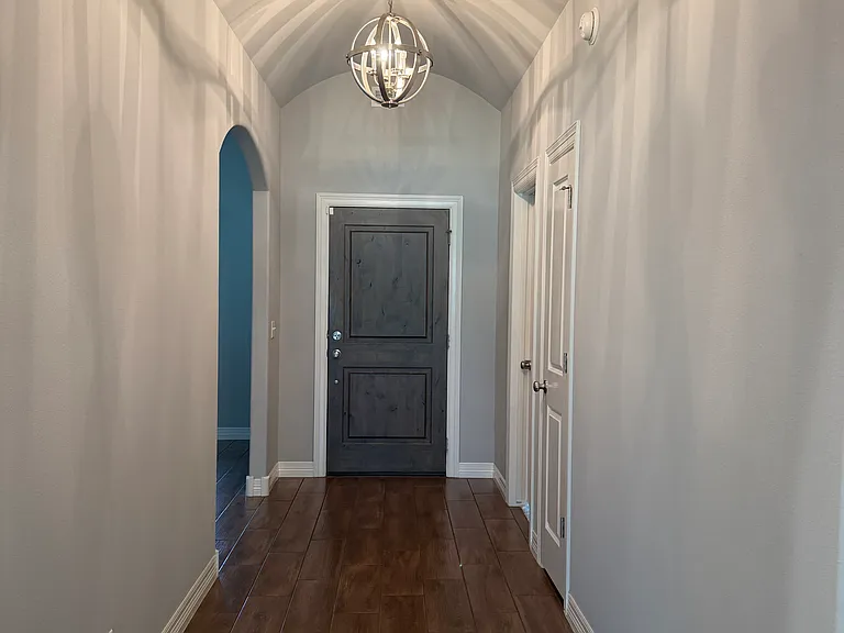 1514 E Jasper Pl — Photo 3