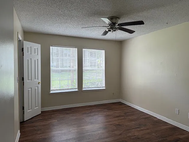 Building Photo - 6046 Westgate Dr #102