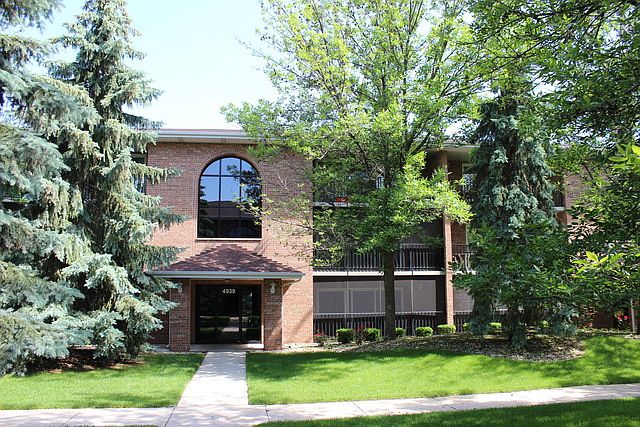 1st image of 4939 E Circle Dr APT 204
