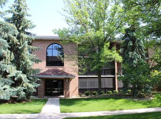 4939 E Circle Dr APT 204, Crestwood, IL 60445