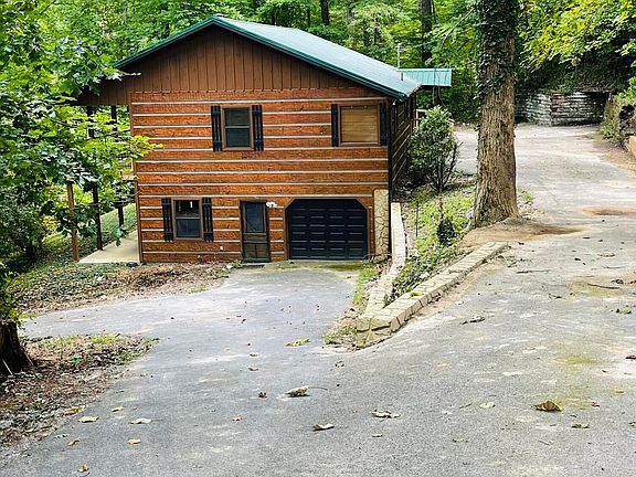3rd image of 4053 Ole Smoky Way