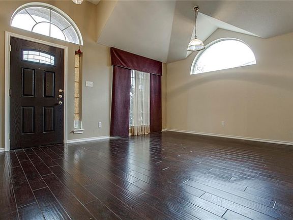 4th image of 1220 Jessica Ln