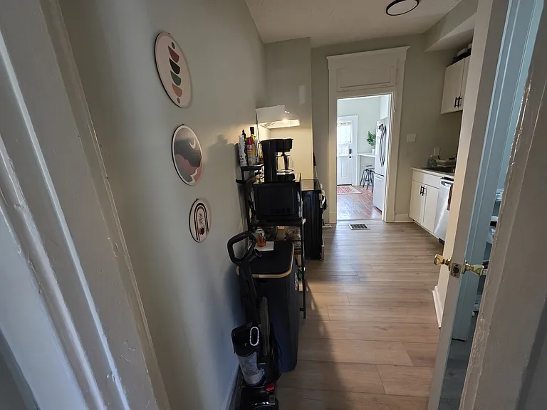 3552 Woodburn Ave #4 — Photo 9