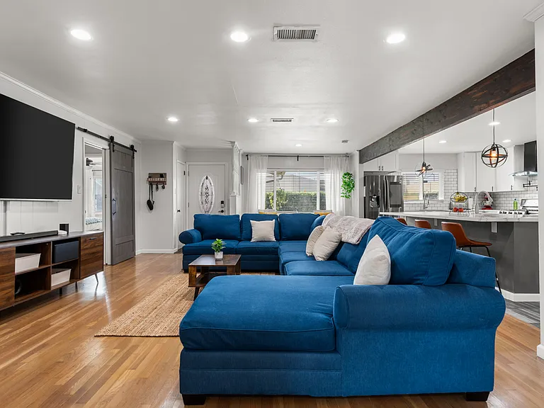 15015 Lindhall Way — Photo 6
