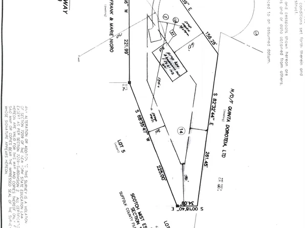 7 Upland Dr, Southampton, NY 11968