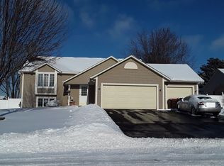 9970 77th St S, Cottage Grove, MN 55016