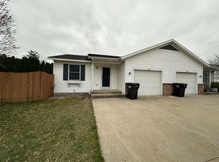 904 Vos St, Jenison, MI 49428