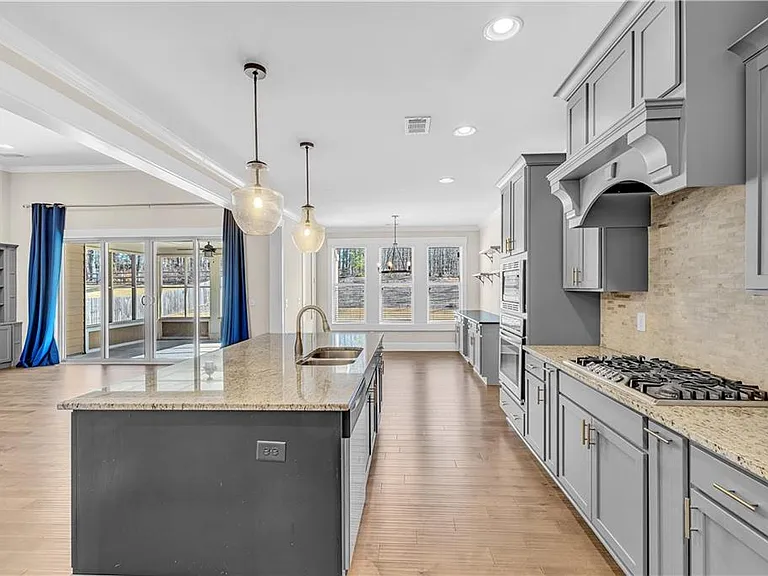212 Blue Point Pkwy — Photo 16