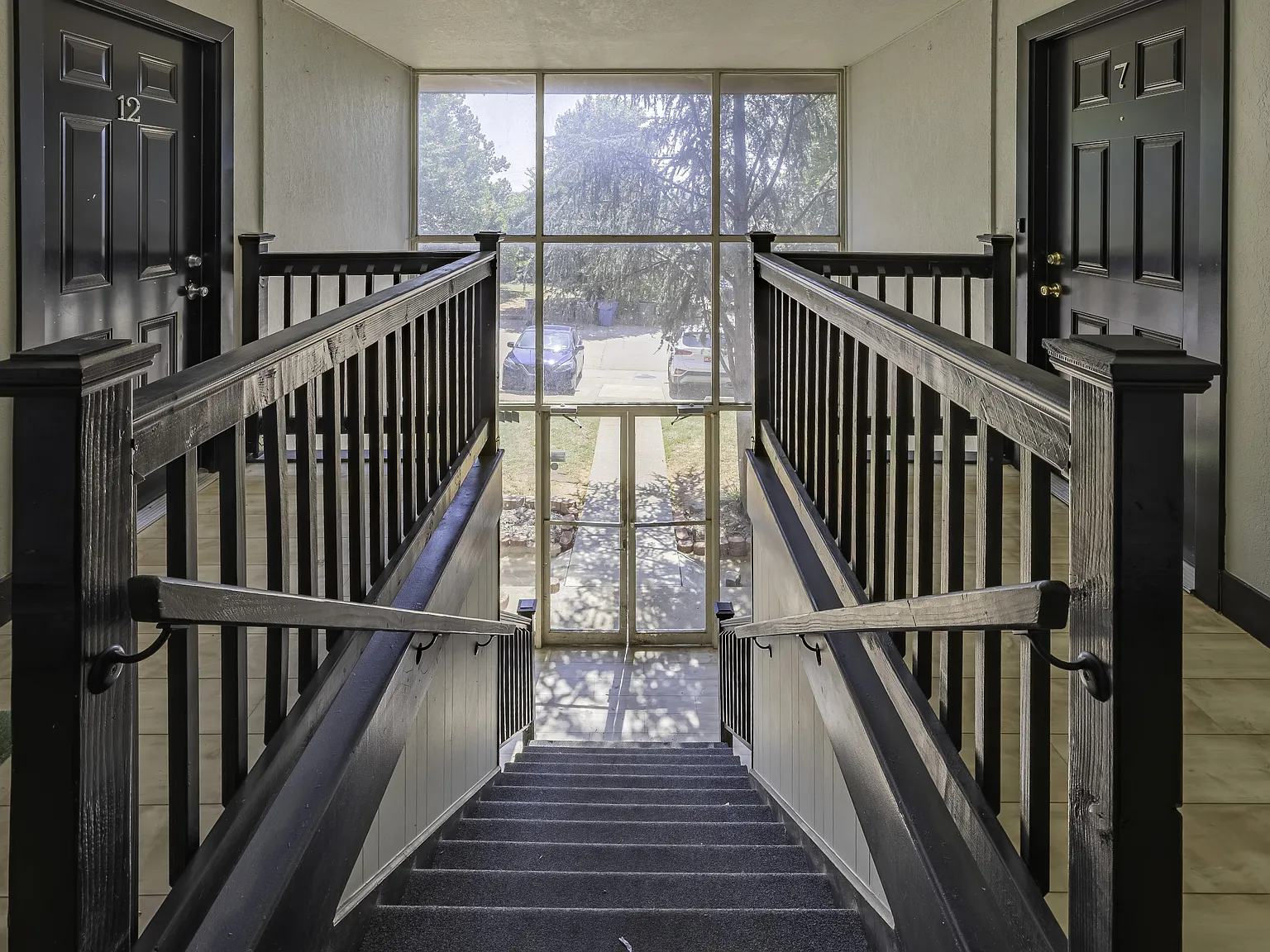 1015 East Hurd Street - 2 — Photo 3