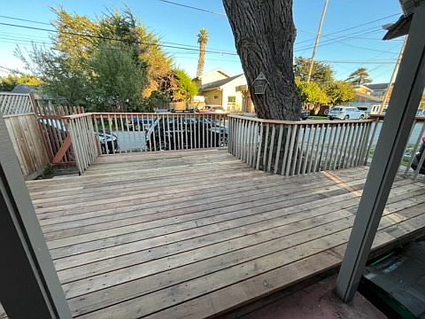 Front deck, fenced and private