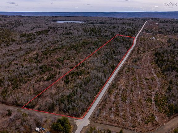 2nd image of Hampton Mountain Rd
