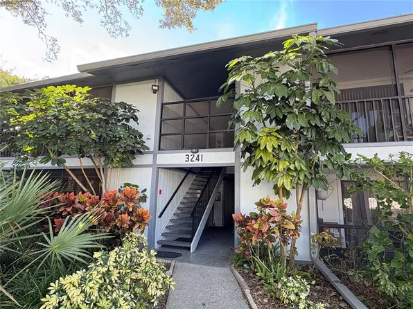 3241 Fox Chase Cir N APT 204, Palm Harbor, FL 34683