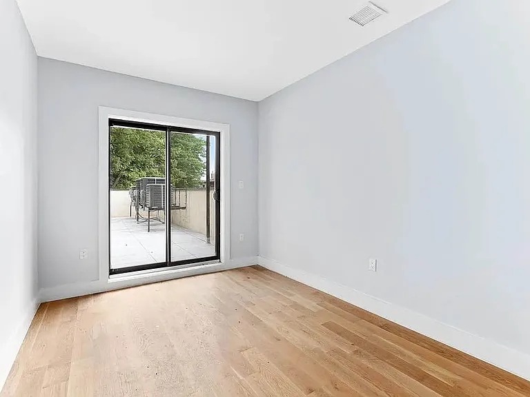 737 Park Pl #A — Photo 6
