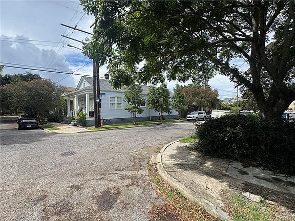 2nd image of 3001-03 Bell St