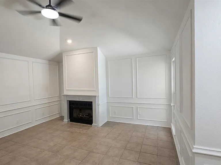 215 Mountainview Dr — Photo 4