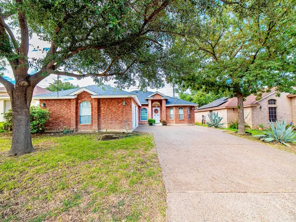 920 Sapphire St, Laredo, TX 78045