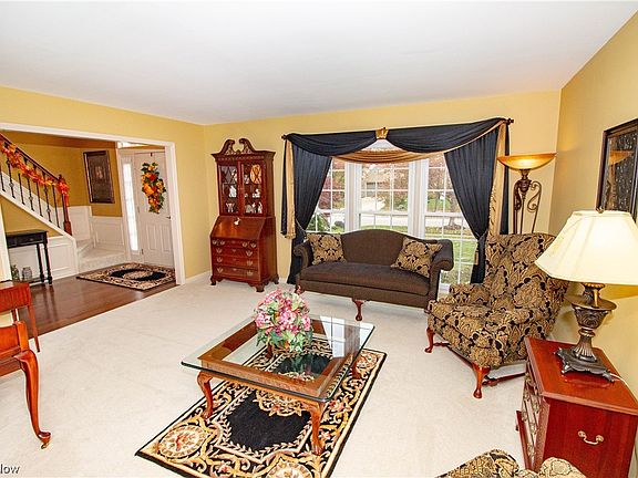 5th image of 20243 Ellsworth Dr