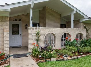 1513 Monterrey Dr, Garland, TX 75042