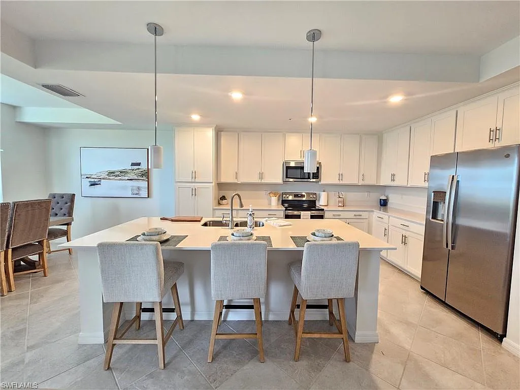 2 bed, 2.0 bath, 1154 sqft, $7,000 — Photo 3