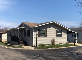 864 Beulah Ln, Elgin, IL 60120