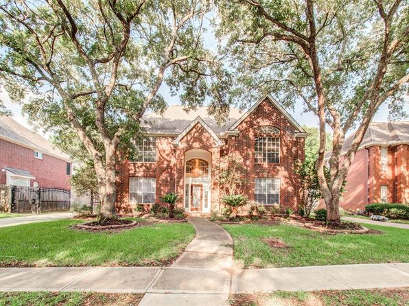 2735 Oakland Dr