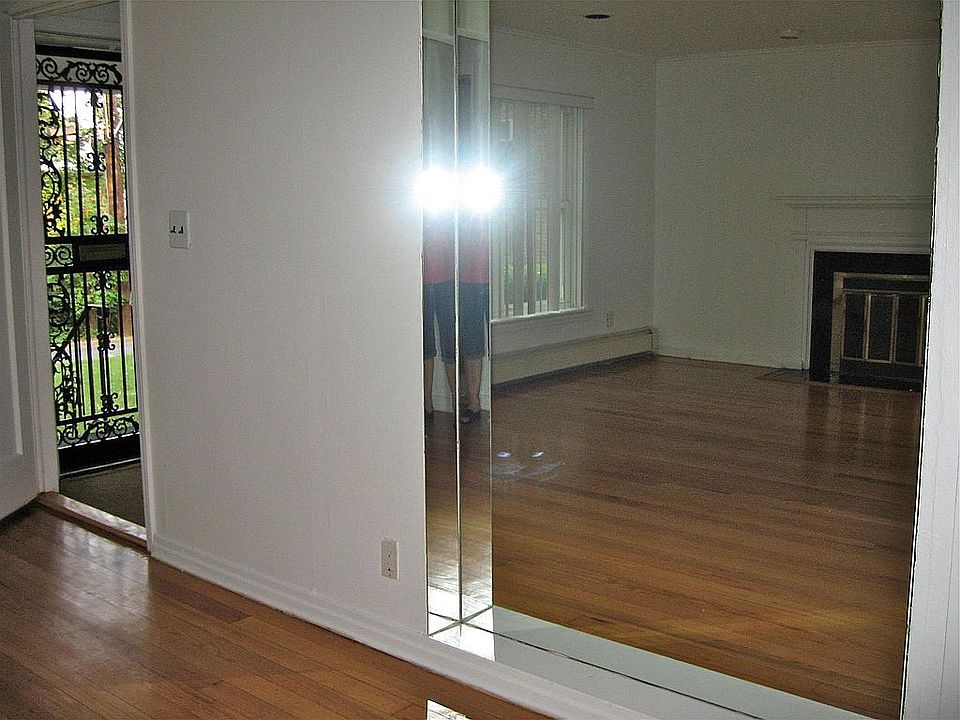 Apt Entrance