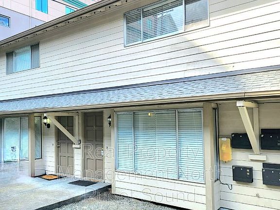 3rd image of 3504 Wetmore Ave Unit 3