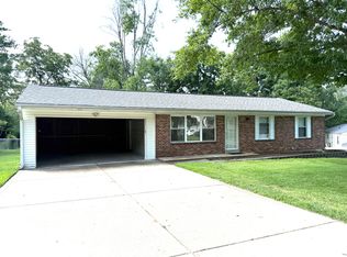 524 Ranch Dr, Ballwin, MO 63011