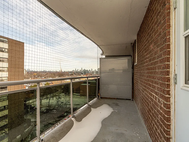 190 Jameson Ave — Photo 15