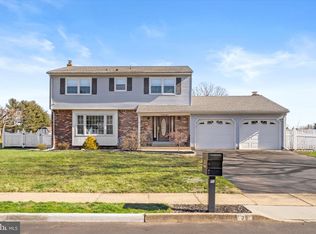 28 Tar Heels Rd, Hamilton, NJ 08619