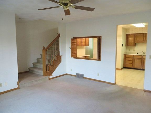 5th image of 2108 Holiday Dr #5