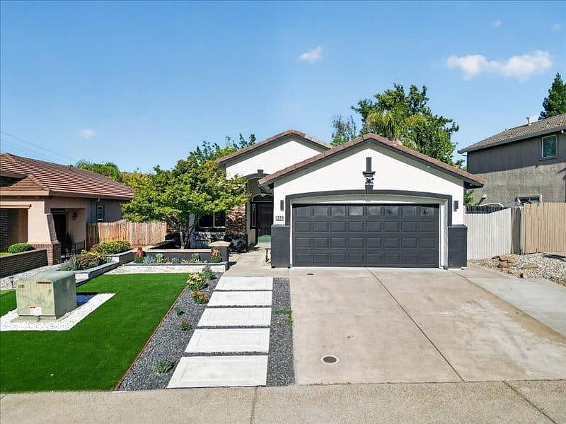 1st image of 1528 Latherton Way