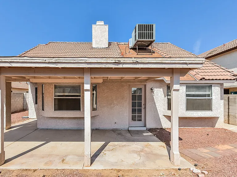3316 Sturbridge Cir — Photo 16