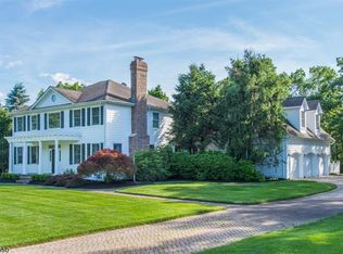 10 Bogert Ct, Mahwah, NJ 07430