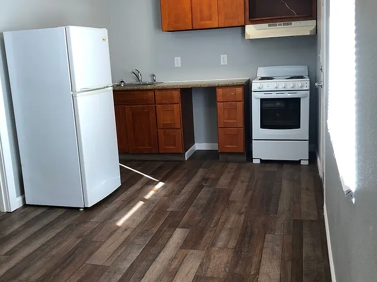 317-325 Main St SE #&-1146 — Photo 13