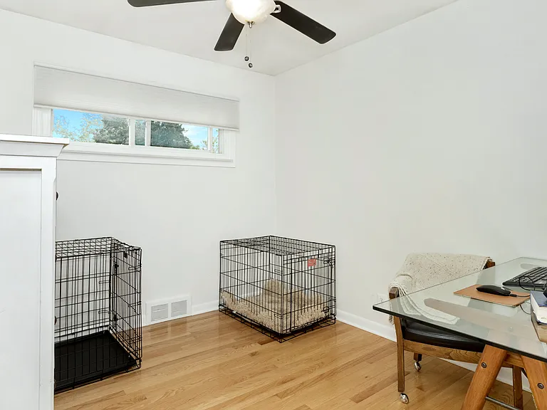 905 Parliament Ave — Photo 16